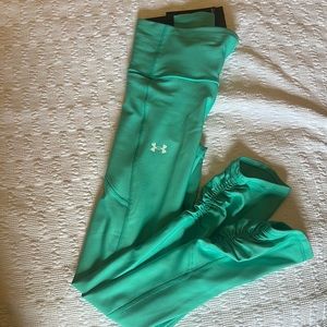 NWT Under Armour turquoise compression leggings size XS!